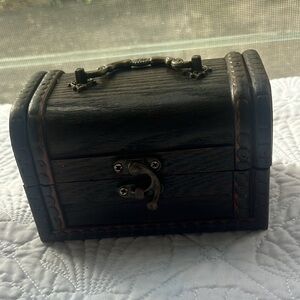 Antique-Style Black Wooden Chest 5 x 3